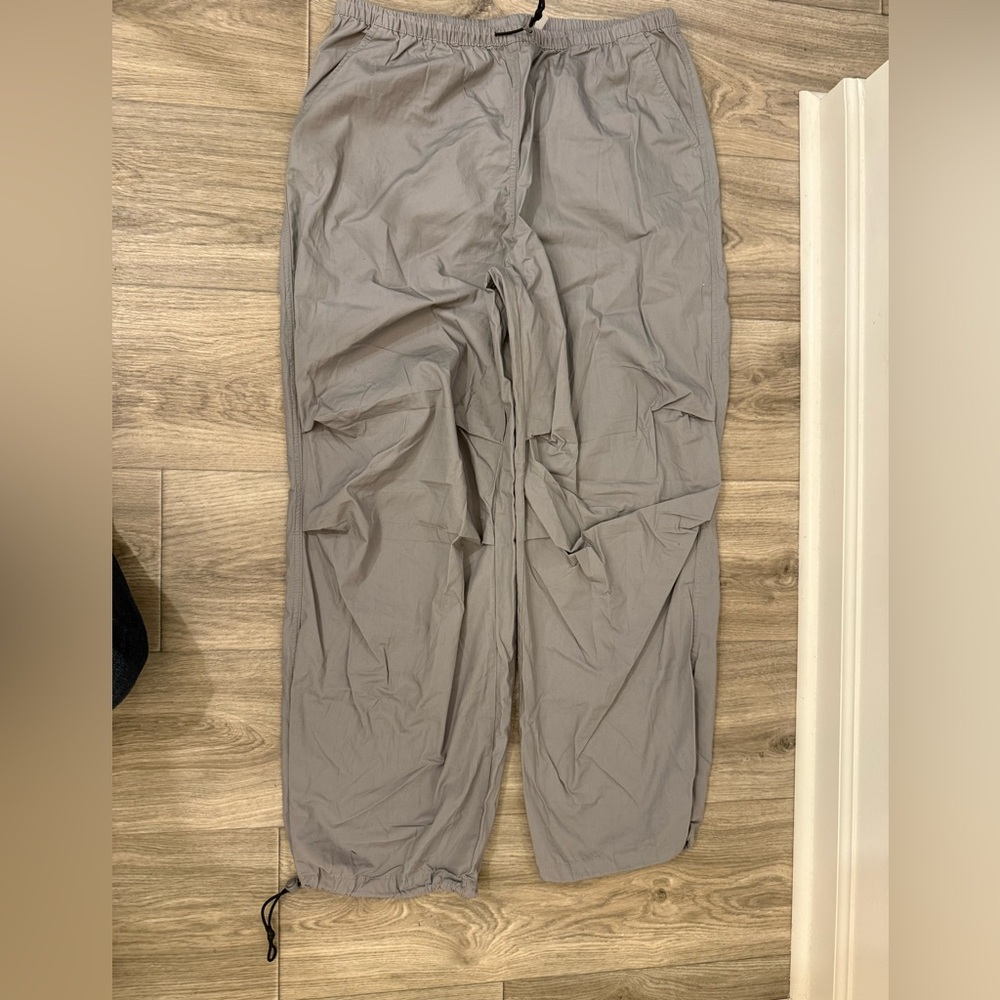 H&M Divided Lightweight Drawstring Pants – Gray, NWT, Size Small